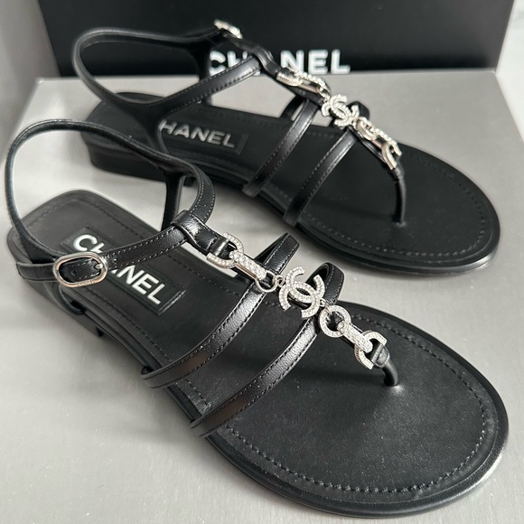Chanel 2023 black leather thong sandals with crystals cc logo size 36 - Picture 2 of 13